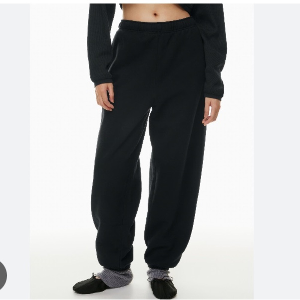 Aritzia TNA Sweatfleece Cozy Fleece Mega fit black joggers size XS